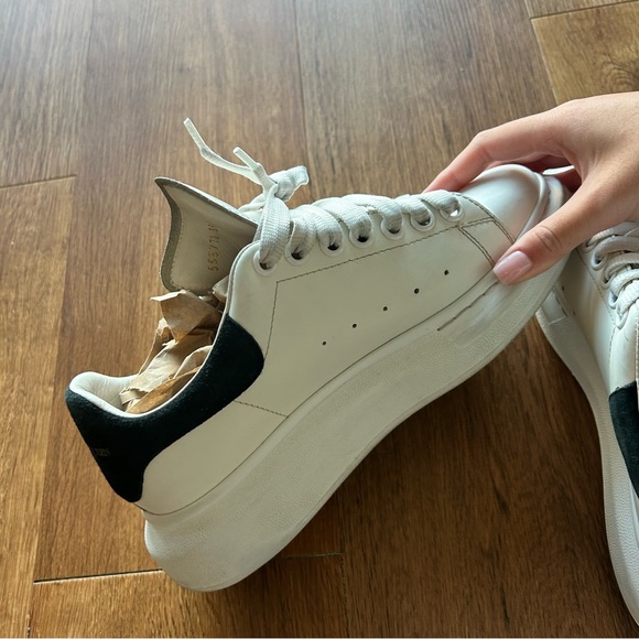 Alexander McQueen Platform Sneakers Women’s 38 1/2 EU / 8.5 US in White/Black - Picture 8 of 9